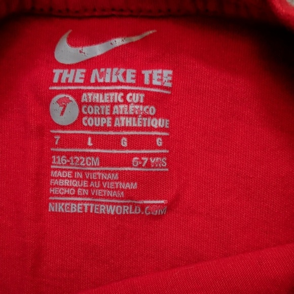 2 Nike t-shirts size 6 - Picture 2 of 4